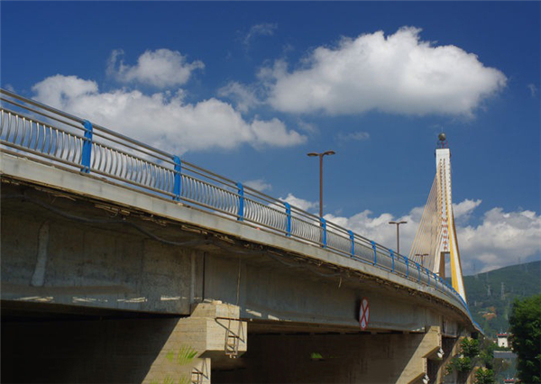 陵水304不锈钢桥梁护栏：安全、耐用与美观的完美结合