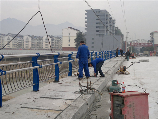 陵水不锈钢复合管护栏常见问题及解决方案